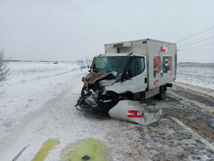 Un pasager din autoutilitară a fost rănit FOTO Poliția Neamț