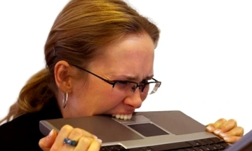 1 scuze folosite de femei cand se comporta ciudat uljv jpg jpeg