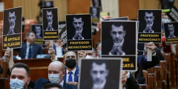 Sedinţă a Camerei Deputaţilor pentru dezbaterea moţiunii de cenzură împotriva ministrului sănătăţii Vlad Voiculescu 15 februarie 2021 FOTO Inquam Photos / Octav Ganea