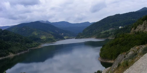 Barajul de la Siriu, lacul de acumulare FOTO: Florin Mitu