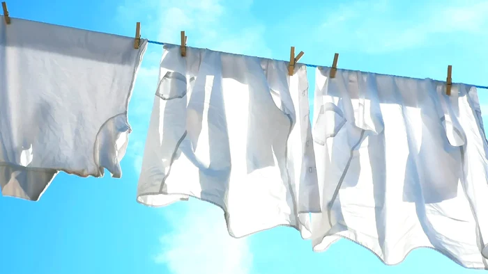 5 articole vestimentare pe care nu ar trebui să le usuci niciodată afară