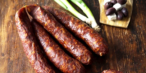 Kulen, un cârnat uscat foarte popular în Balcani Foto Muncan Food Corp jpg