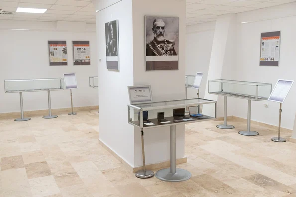 „Moneda Modernă Românească” - expoziție de numismatică la Arad