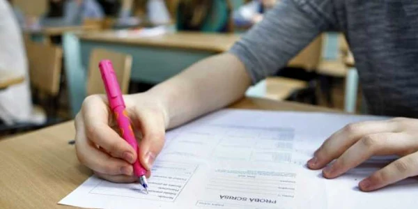 Evaluarea naţională se va derula în judeţul Dolj pe centre