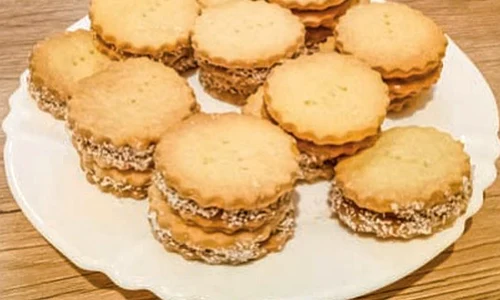 biscuiti cu crema caramel jpg
