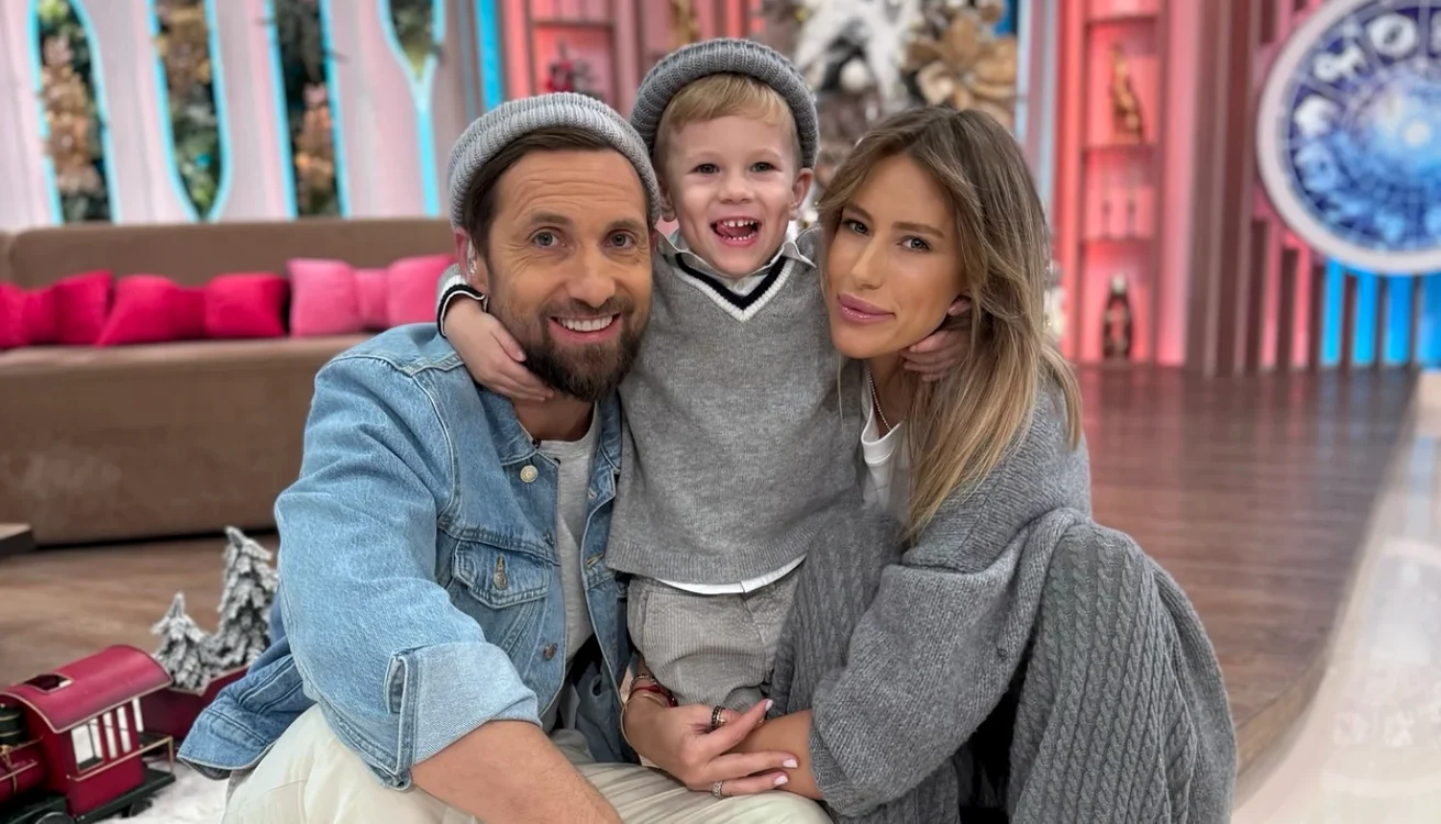  Dani Oțil și Gabriela Prisăcariu sunt părinții unui băiețel. Foto: social media 