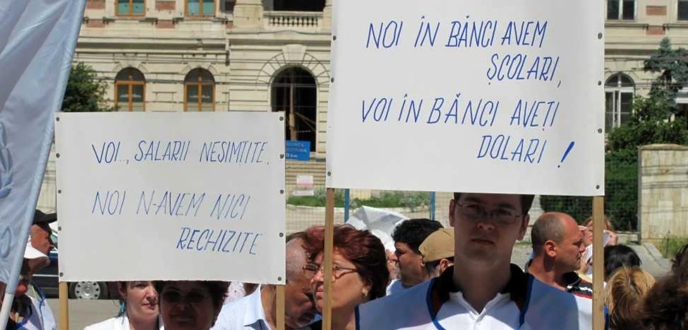 Dascălii ameninţă că îşi vor cere drepturile la CEDO. Foto: arhivă