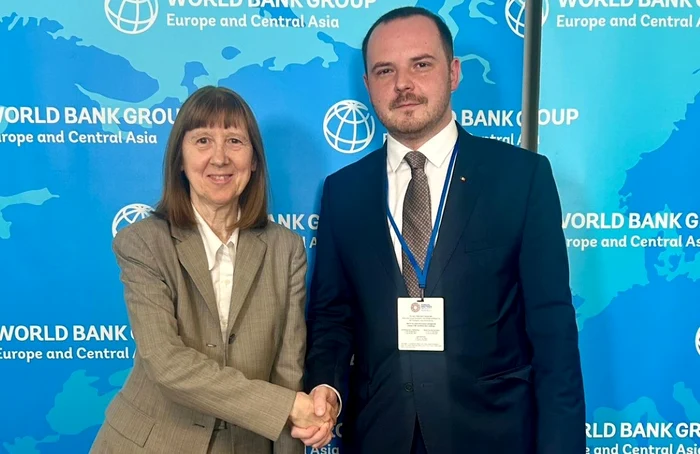 Antonella Bassani şi Alexandru Rogobete, la sediul Băncii Mondiale. FOTO: Facebook/A. Rogobete