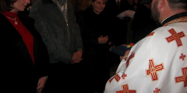 Principele Radu Duda alături de Principesele Margareta și Maria, în Biserica Ortodoxă de la Săvârșin