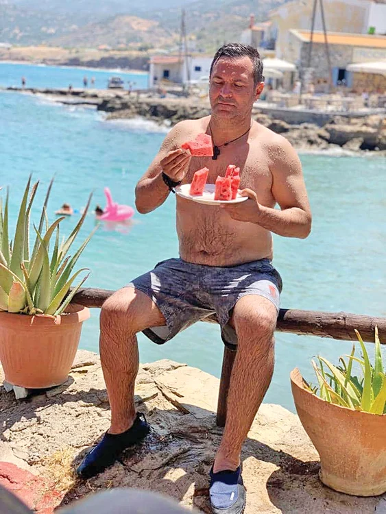 Daniel a petrecut  vacanţa în Grecia