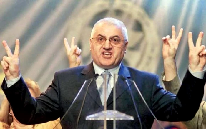 Dumitru Dragomir, pe vremea când era susţinut de toată lumeafoto: Click