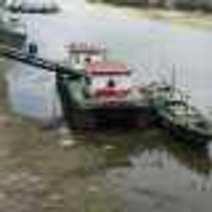 Canalul Plantelor nu mai primeşte suficientă apă din Dunăre