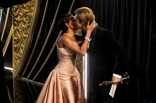 1 brad pitt sarut oscar 2020 3 jpg jpeg