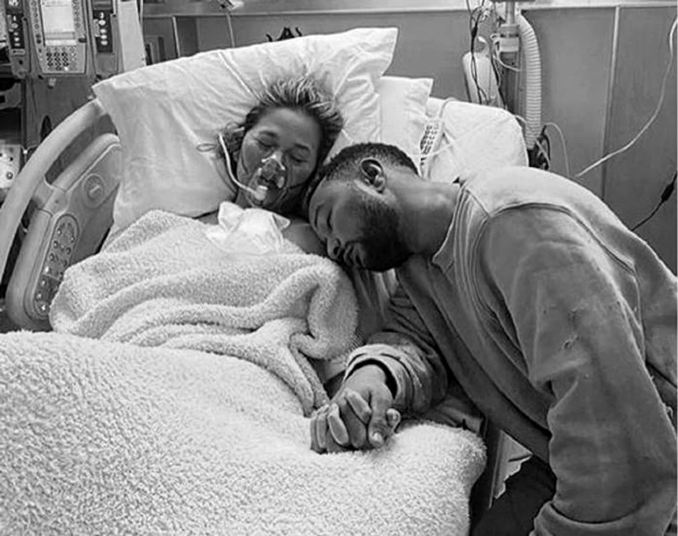 
    Chrissy Teigen a pierdut sarcina Sursă foto: Instagram   