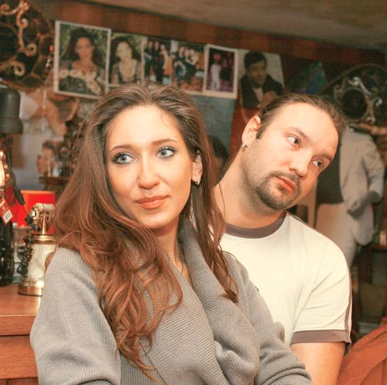 Ilias Makos s-a resemnat cu gândul despărţirii de Ioana, care are deja un alt iubit, în persoana fostului prezentator TV Adrian ArteneFoto: Click!