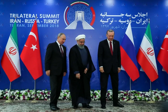 Vladimir Putin (stânga), Hassan Rouhani (centru) şi Recep Tayyip Erdogan reuniţi la Teheran FOTO EPA-EFE