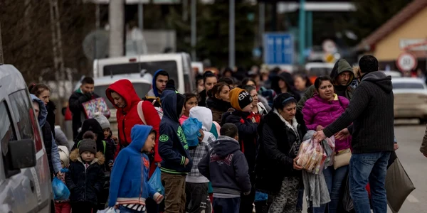 Oamenii înfricoşaţi părăsesc Ucraina. FOTO Gettyimages