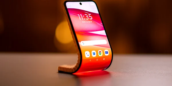 Dispozitiv concept Motorola cu ecran flexibil jpg