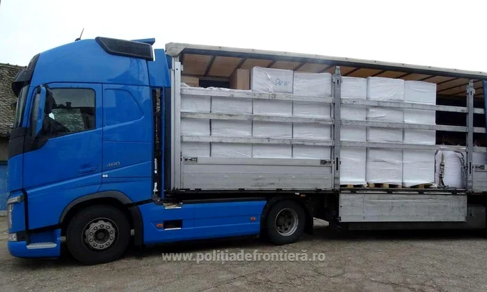 Automarfarul care transporta țigările a fost sechestrat. FOTO Poliția de Frontieră