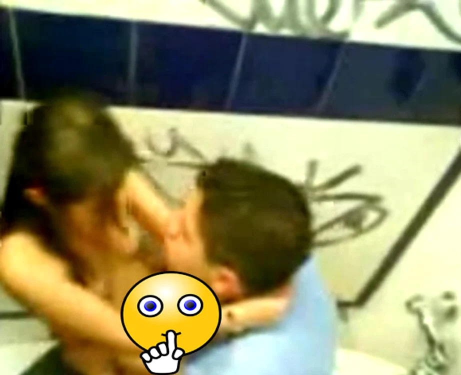 Sex in toaleta