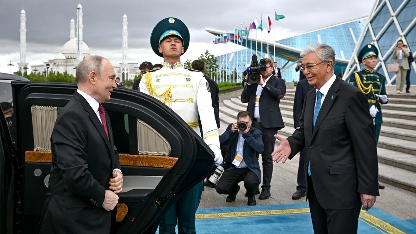Președintele Vladimir Putin întâmpinat de omologul kazah, Kassîm-Jomart Tokaev/FOTO:X