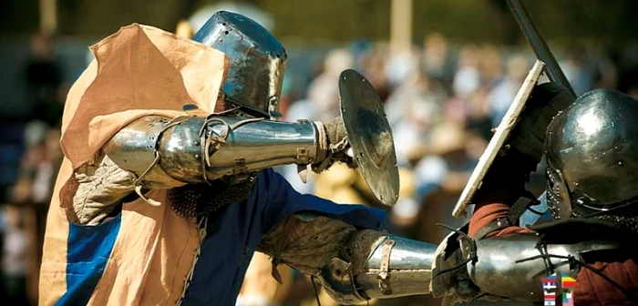Primul sat medieval din România se deschide cu o luptă HMB