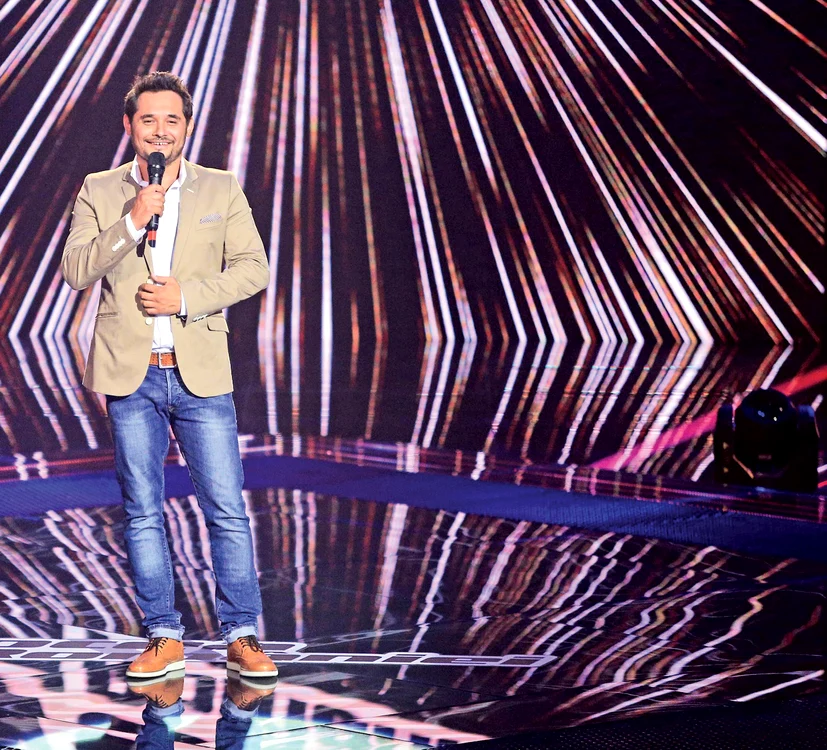 
    La “Vocea României”, Mihai Raiţ Dragomir  face parte din echipa Loredanei şi se va  duela azi ca să prindă un loc spre finală  