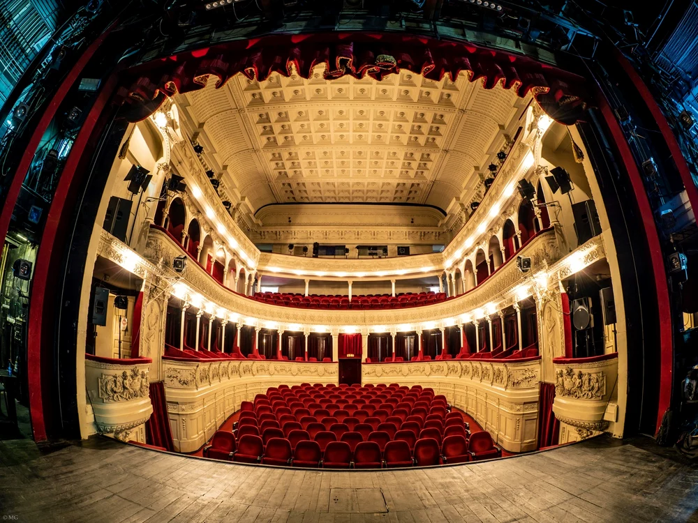 Teatrul Odeon este singurul din Europa cu acoperiș retractabil. Sursă foto: Teatrul Odeon
