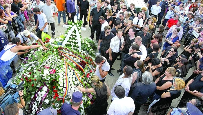 “Fata cu părul de foc” a fost înmormântată în orașul ei natal, Ploiești