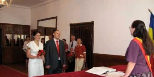 Bistriţa: Vârf de sezon la căsătorii