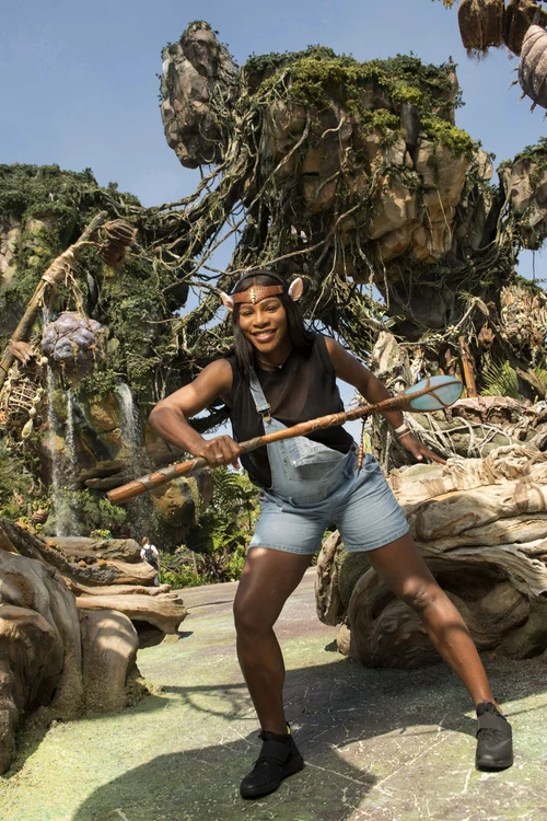 Serena Williams déguisée en Na'vi à l'attraction "Pandora The World of Avatar" à Disney's Animal Kingdom en Floride jpeg