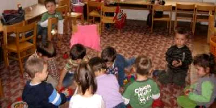 Sibiu: Grădiniţă mutată într-o sală de sport