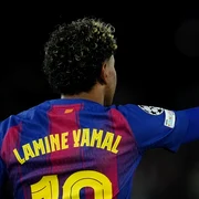 Lamine Yamal si Robert Lewandowski (EPA) jpg