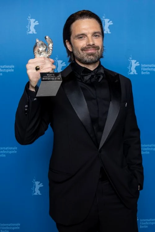 Ursul de Argint, primul trofeu din cariera lui Sebastian Stan FOTO Berlinale