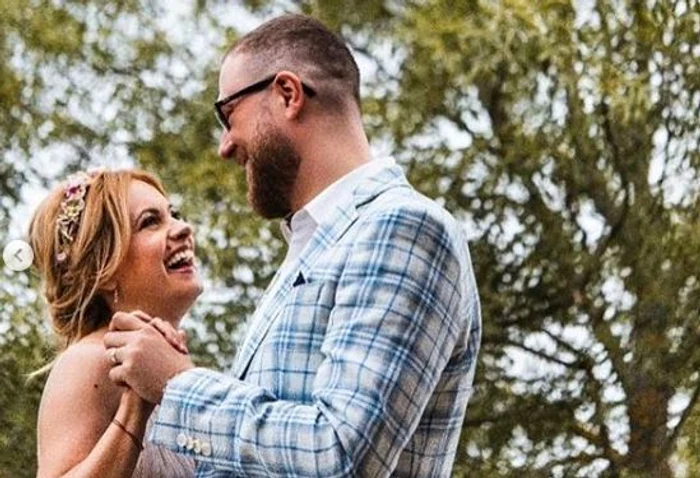 Cei doi soți au radiat de fericire în marea zi