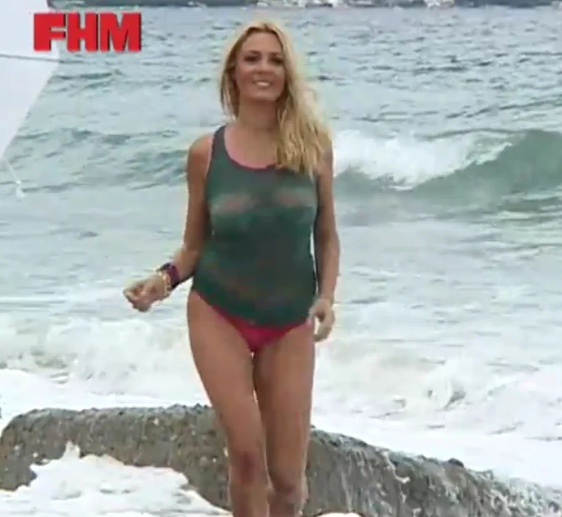 Dana Săvuică, în timpul şedinţei foto din Sicilia