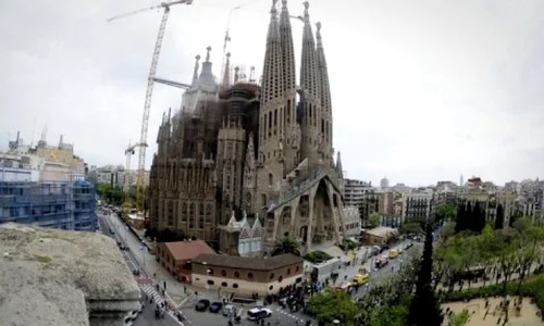 Incendiu la Sagrada Familia, faimoasa biserică din Barcelona jpeg