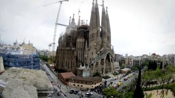 Incendiu la Sagrada Familia, faimoasa biserică din Barcelona jpeg