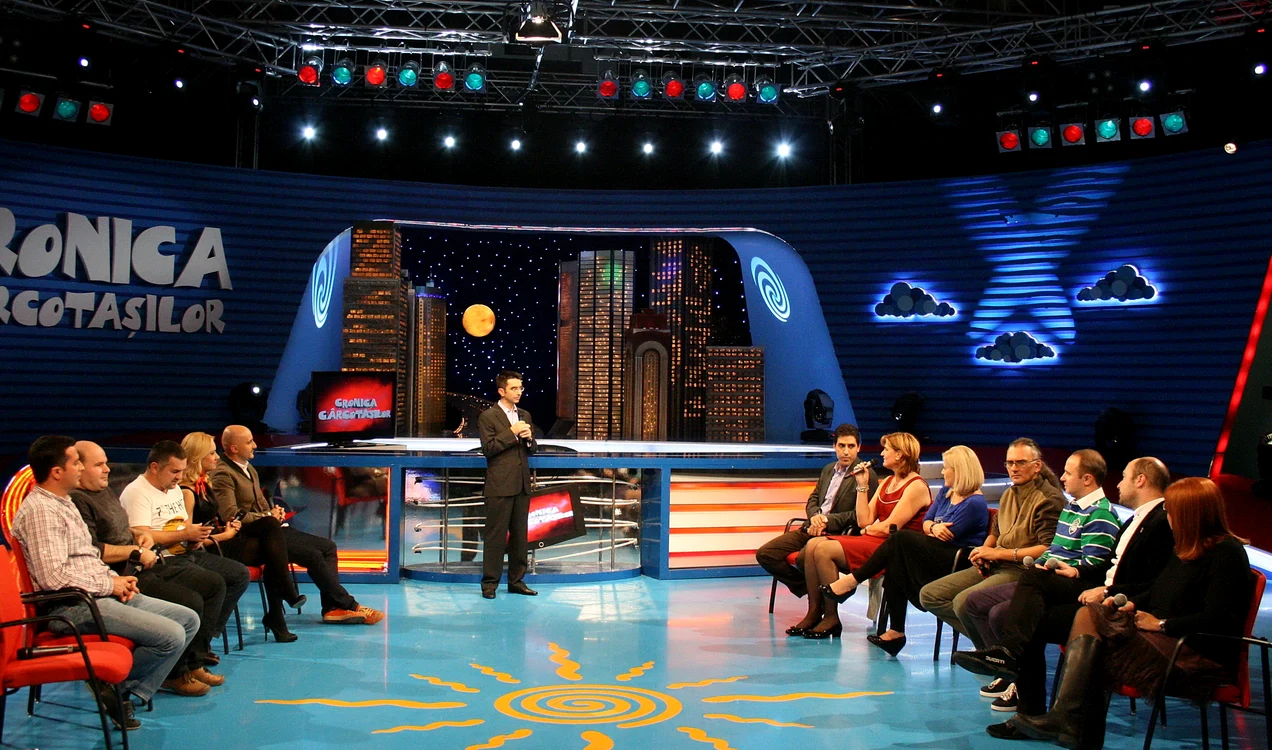 
    Mihai Gainusa si invitatii sai, intr-o editie speciala a “Cronicii Carcotasilor”, la Prima TV  