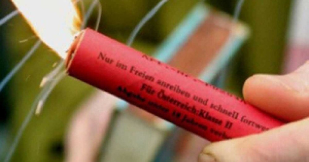 Un copil de 9 ani, în stare gravă la spital din cauza unei petarde: Băiatul a rămas fără două degete