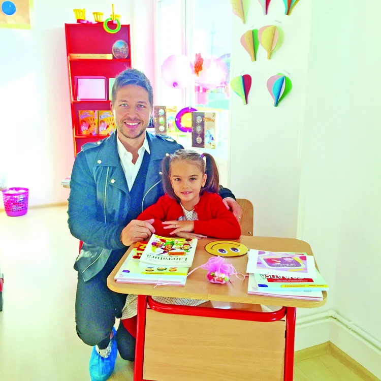 Fetiţa a păşit în clasa I, la o şcoală privată din Corbeanca