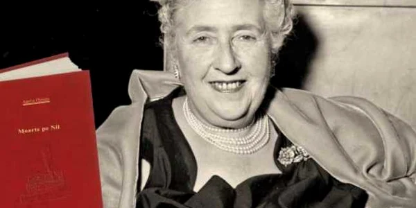 Scriitoarea britanică Agatha Christie (1890-1976)