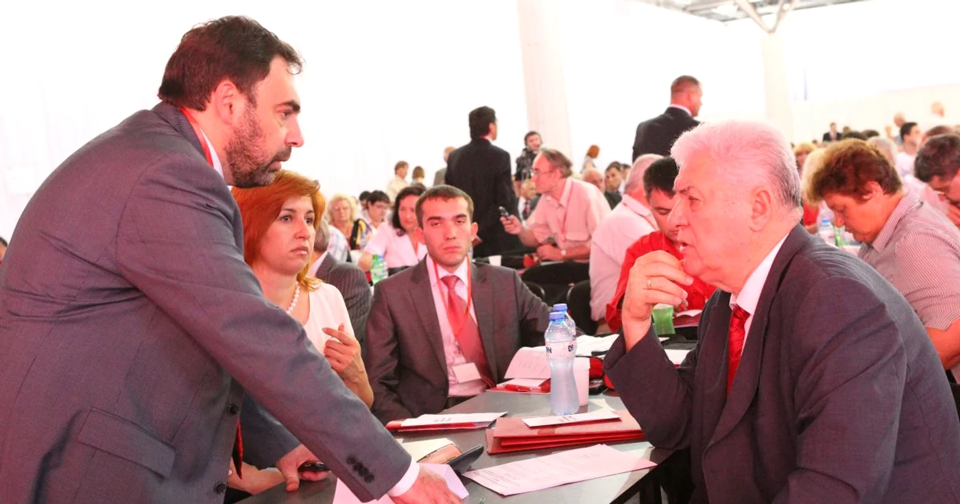 Foşti membri ai PCRM susţin că, fără Mark Tkaciuk şi Vladimir Voronin, partidul ar fi „gol“