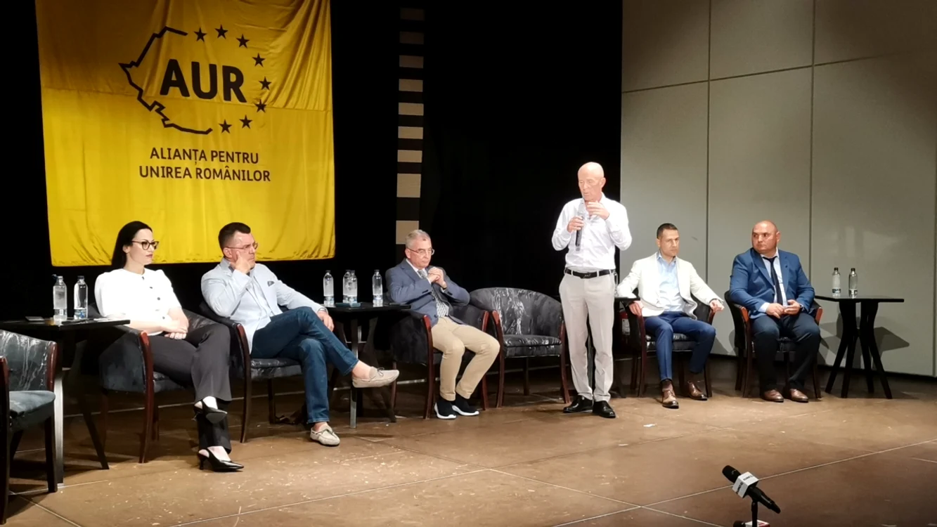 Dan Dungaciu și Petrișor Peiu le-au vorbit membrilor de partid la Slatina FOTO: A.M.