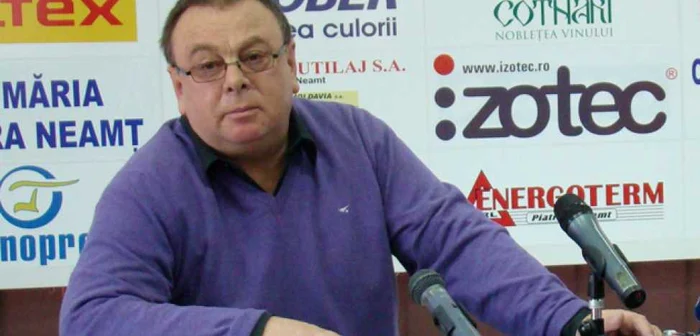 Iulian Boghean face profit la echipa de fotbal.