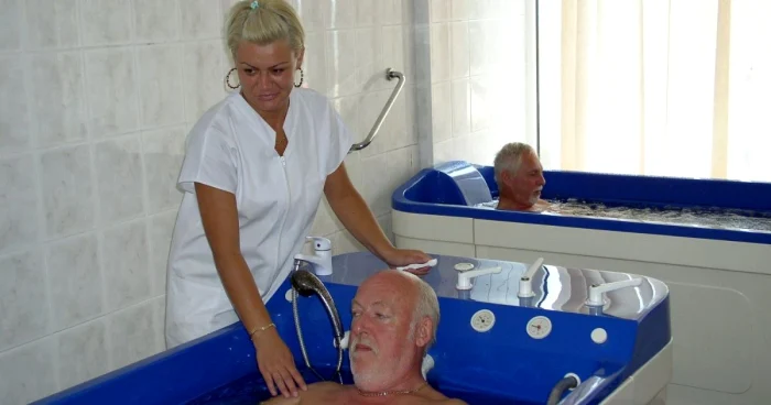 Pensionarii vor beneficia în continuare de bilete pentru tratament balnear / foto: arhiva Click!