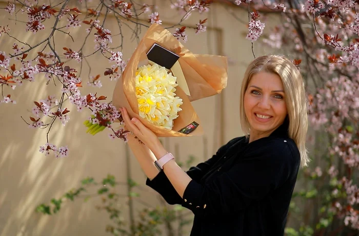 Alina Neacșa recomandă și acest buchet de narcise pentru masa de sărbătoare