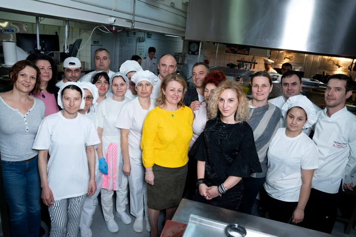 Vânzătorul român de ziare care a ajuns milionar / Foto: Facebook