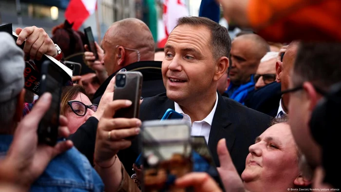 Nawrocki s-a prezentat în campania electorală ca apropiat de popor – și se pare că i-a folosit