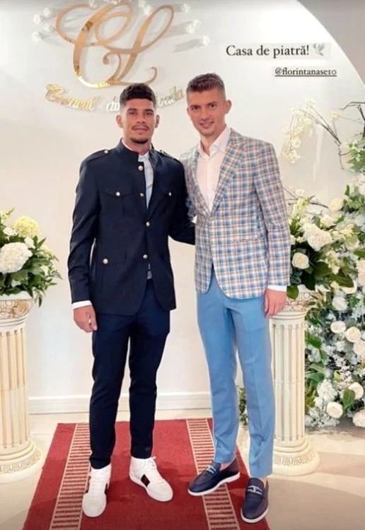 Tortul de nuntă a avut trei etajeFOTO: Instagram